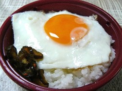 ミニ丼 目玉焼き